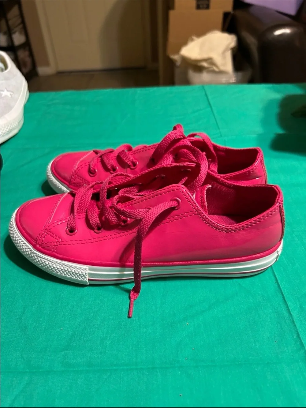 Converse vibrant pink